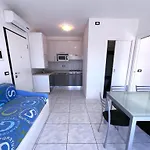 Garden Retreat Steps From The Pool شقة بيبيوني