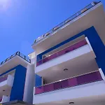 Garden Retreat Steps From The Pool * بيبيوني