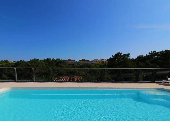 Appartamento Garden Retreat Steps From The Pool