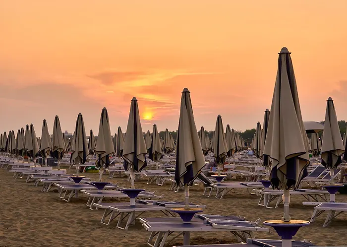 Garden Retreat Steps From The Pool Bibione