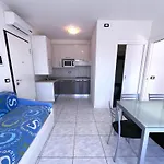 Apartmán Garden Retreat Steps From The Pool