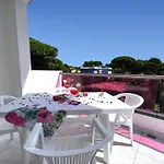 Garden Retreat Steps From The Pool Διαμέρισμα *