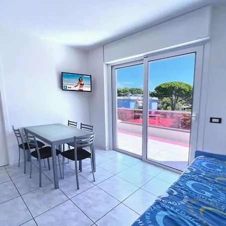 Appartamento Garden Retreat Steps From The Pool *