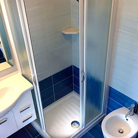 شقة Garden Retreat Steps From The Pool