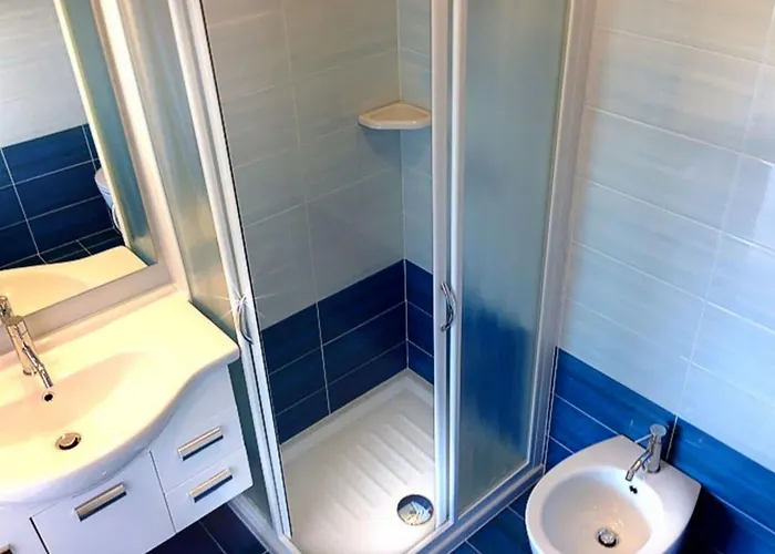 Garden Retreat Steps From The Pool *