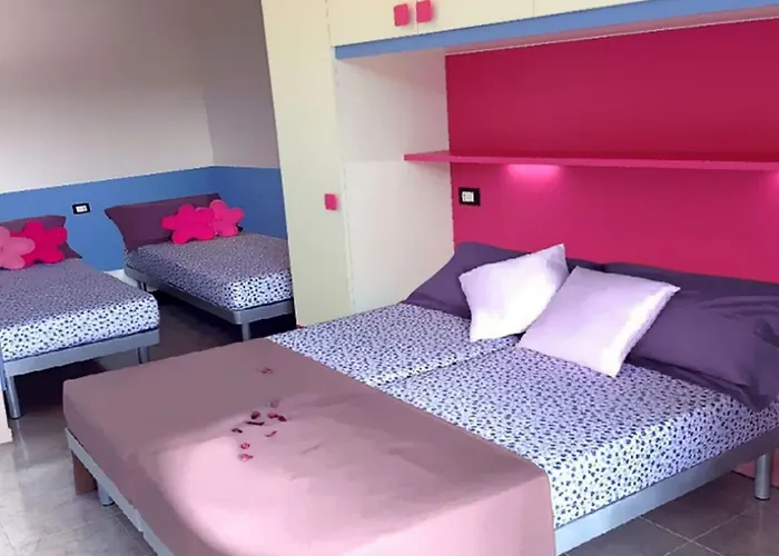 Garden Retreat Steps From The Pool شقة بيبيوني