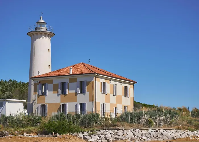 Garden Retreat Steps From The Pool Apartament *