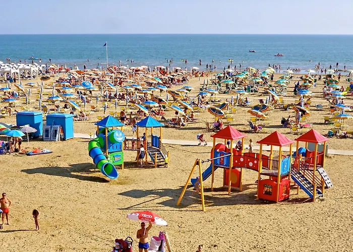 Garden Retreat Steps From The Pool Apartament