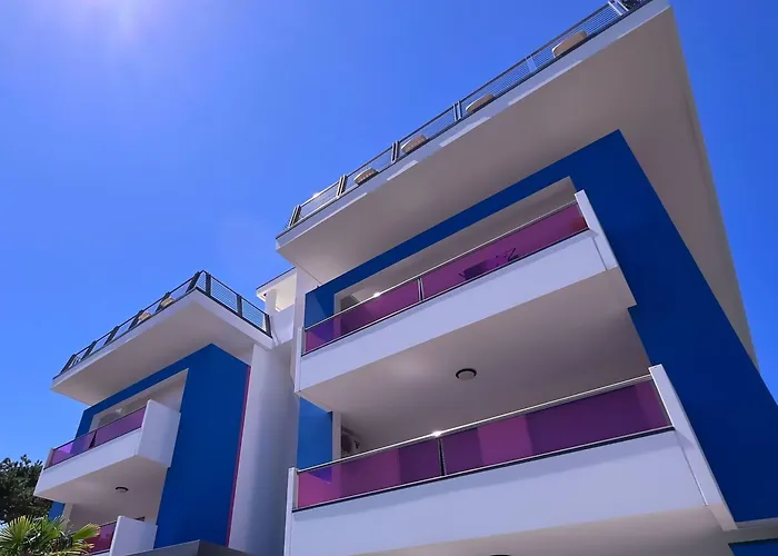 Garden Retreat Steps From The Pool * بيبيوني