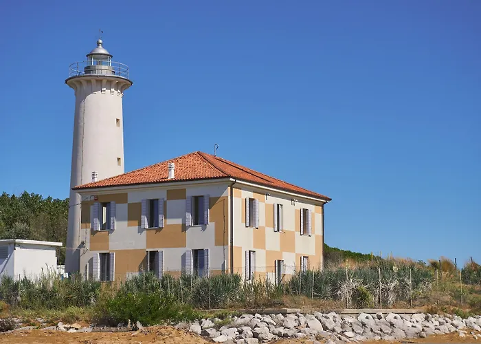 Garden Retreat Steps From The Pool شقة